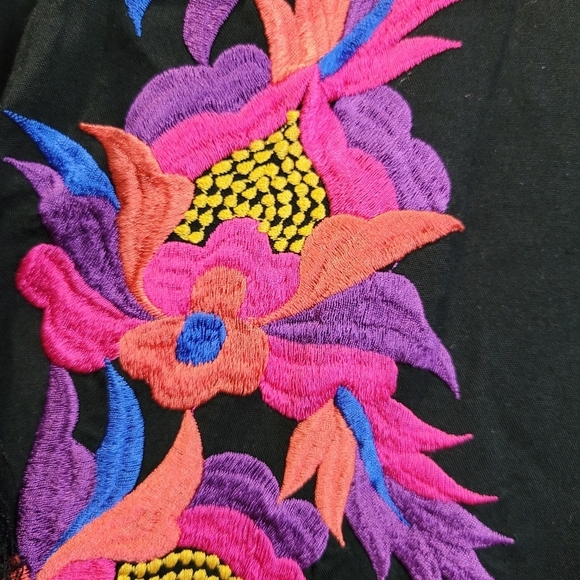 FREE PEOPLE Sz Medium Floral Embroidered Flowy Lace Hem Shorts Romper w/Tassels - Picture 8 of 10